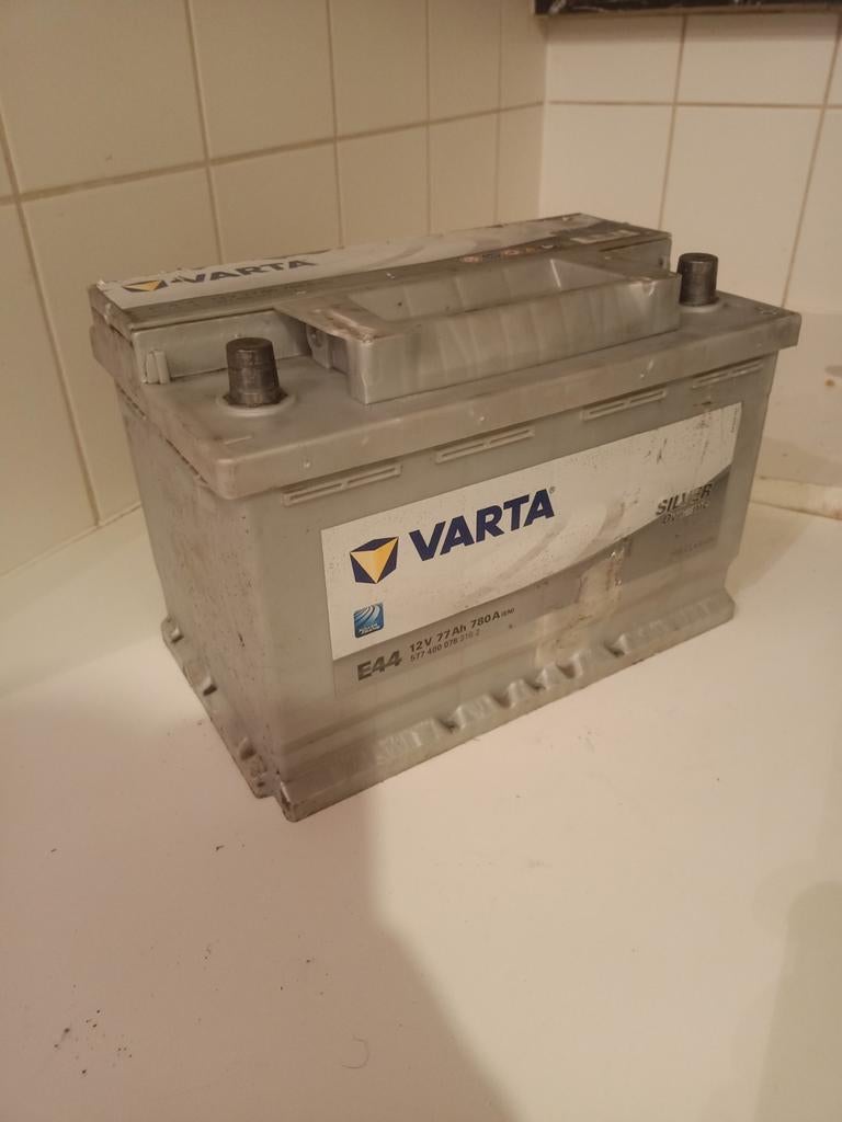 VARTA E44 AGM- Auto batterij accu 77ah start stop, Ophalen