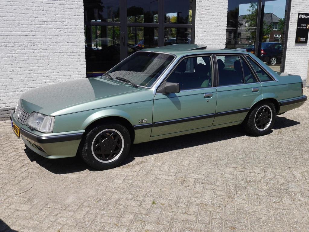 Opel Senator 3.0 E CD TOPZUSTAND 132000KM !!! AIRCO SCHUIFDA, Auto's, Automaat, Berline, Mistlampen, Groen
