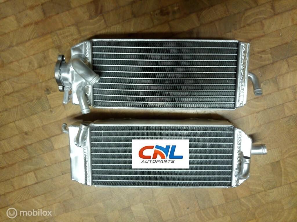 Radiateur Suzuki RM125 W/X/Y 2-stroke 1998-2000 99, Motoren, Nieuw, Ophalen of Verzenden