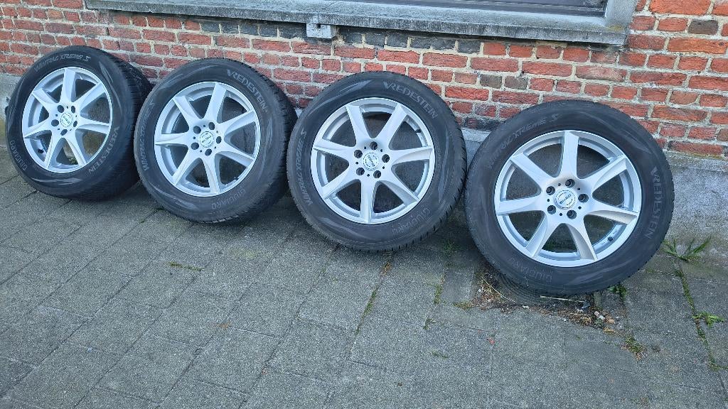 4x banden op velg 235/55 R17 – Audi Q3/Passat/Tiguan/Golf, Pneus hiver, Véhicule de tourisme, Enlèvement, Pneu(s)