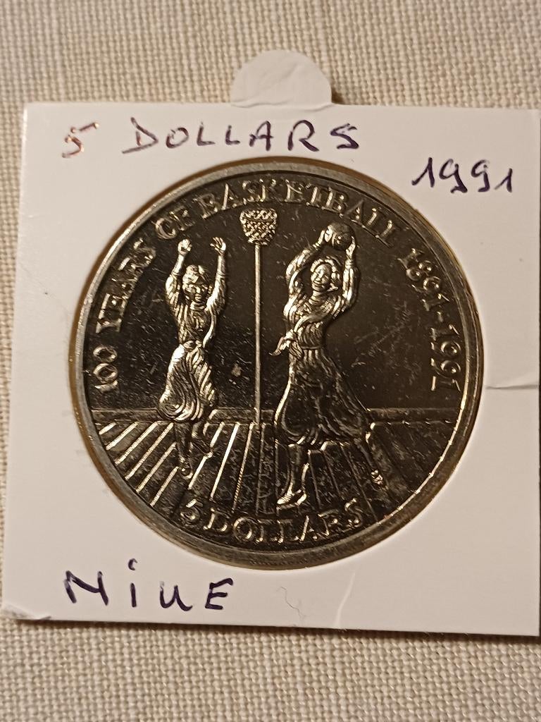 5 dollars 1991 (Basketball) Niue, Ophalen of Verzenden, Losse munt