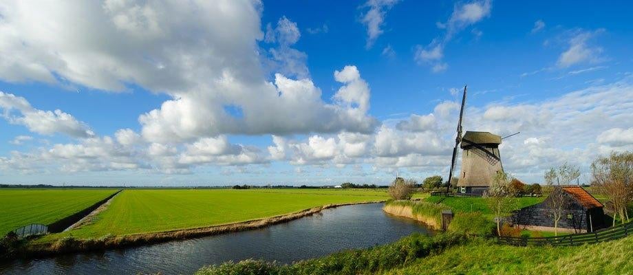 Oudere man zoekt vriendschap van jongere vrouw, Contacten en Berichten