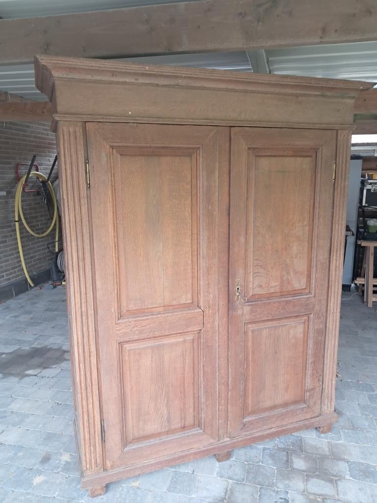 Massieve oude eiken kast, Ophalen