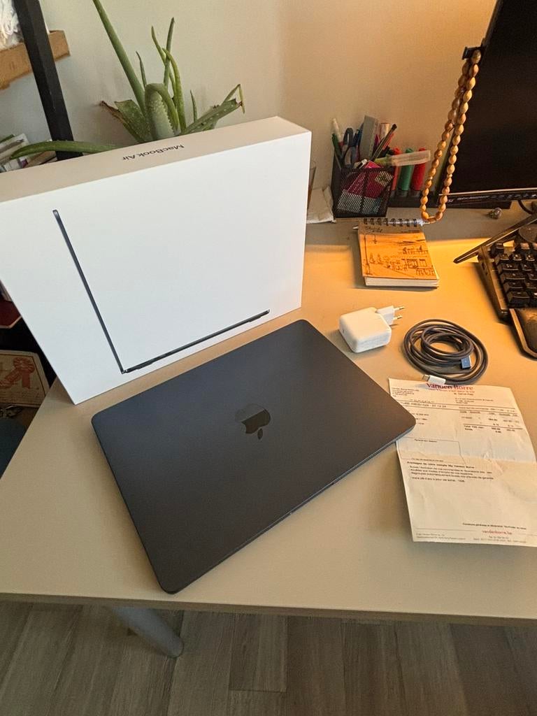 MacBook Air M2 13” (2022) - NIEUWSTAAT - ACTIEVE garantie, Computers en Software, Windows Laptops, Ophalen of Verzenden, Zo goed als nieuw