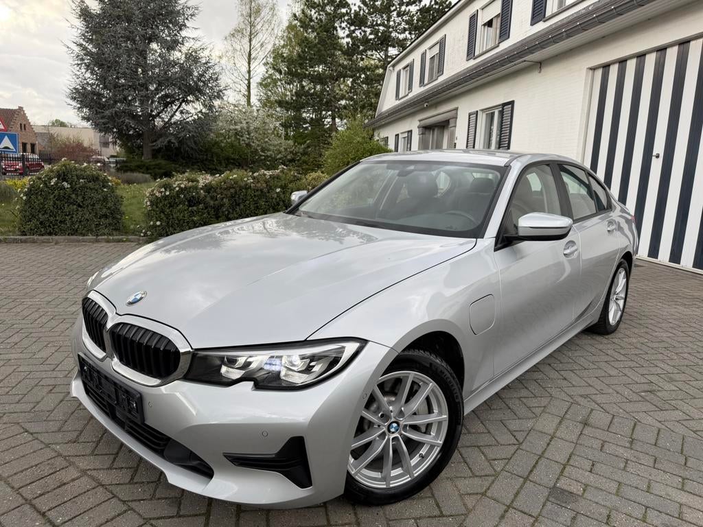 Bmw 330E -Édition G20/Business-Approuvé vierge-Parfait état!, Autos, Cuir, Argent ou Gris, Entreprise, Carnet d'entretien