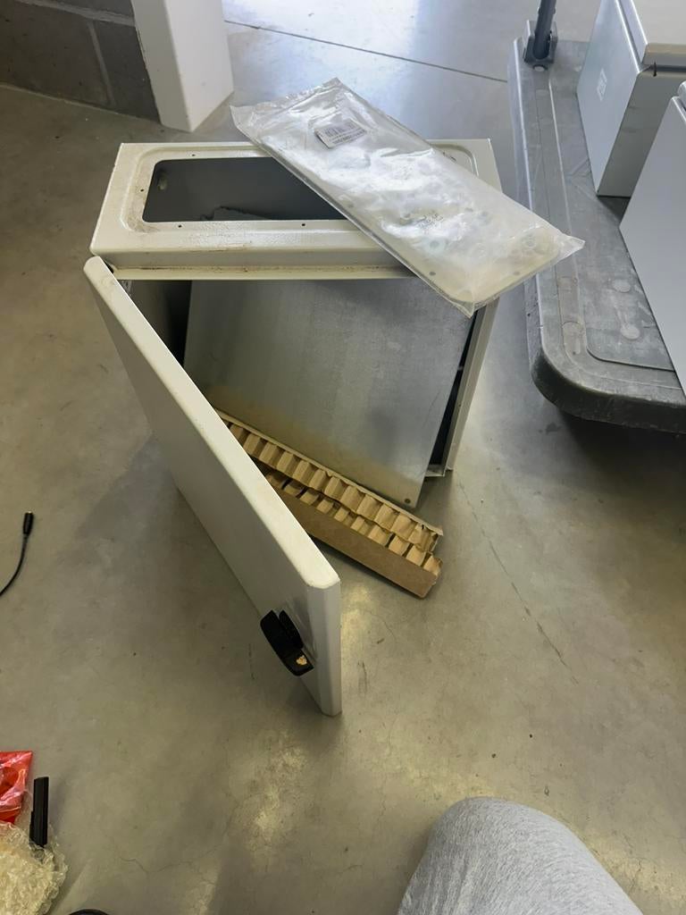 3 rital kasten, Doe-het-zelf en Bouw, Ophalen, Zo goed als nieuw