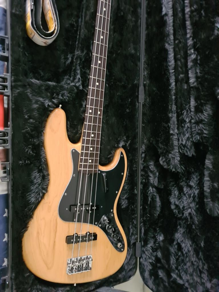 Fender jazz bass usa, Enlèvement