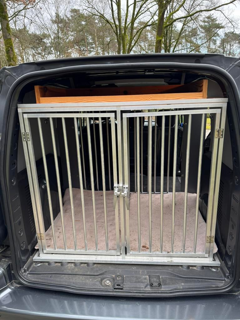 Aluminium hondenbench auto, Dieren en Toebehoren, Ophalen, Zo goed als nieuw