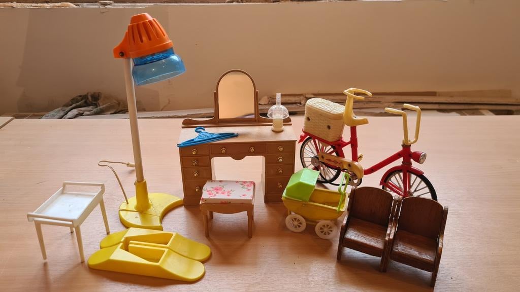 Barbie meubels & fiets uit jaren '70 - '80, Kinderen en Baby's, Ophalen of Verzenden, Gebruikt