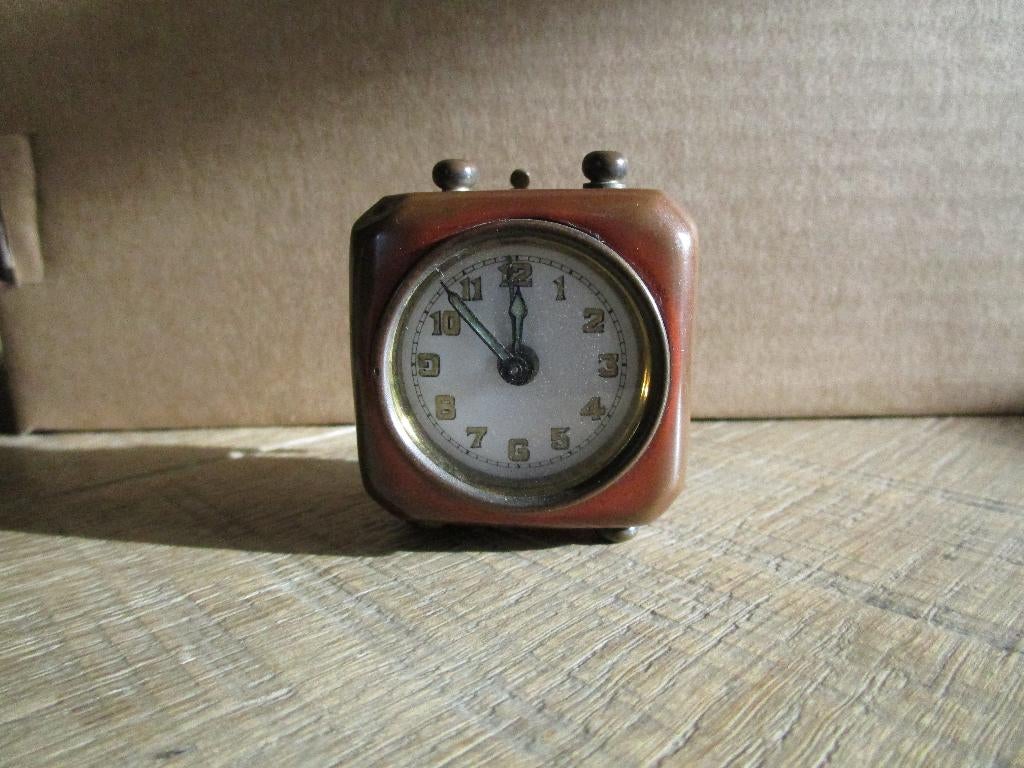 oude klokken / wekkers /wandklok, Elektronische apparatuur, Wekkers, Ophalen of Verzenden, Gebruikt