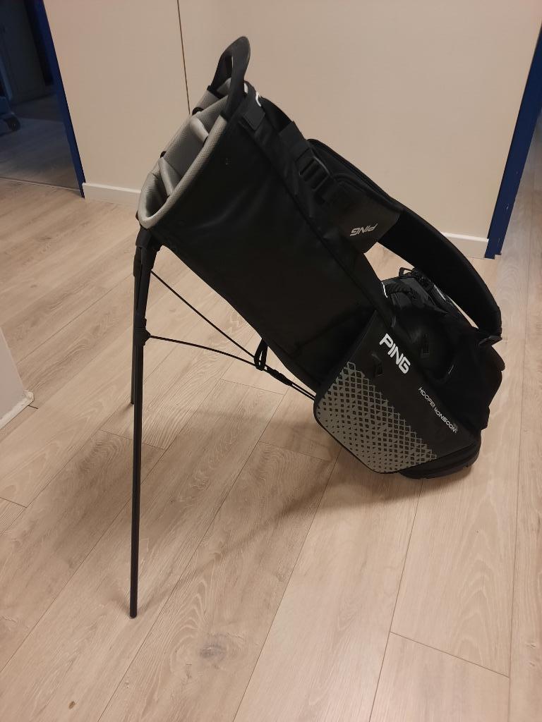 Sac de golf trepied Ping Hoofer Monsoon, Sports & Fitness, Golf, Enlèvement, Neuf, Sac, Ping