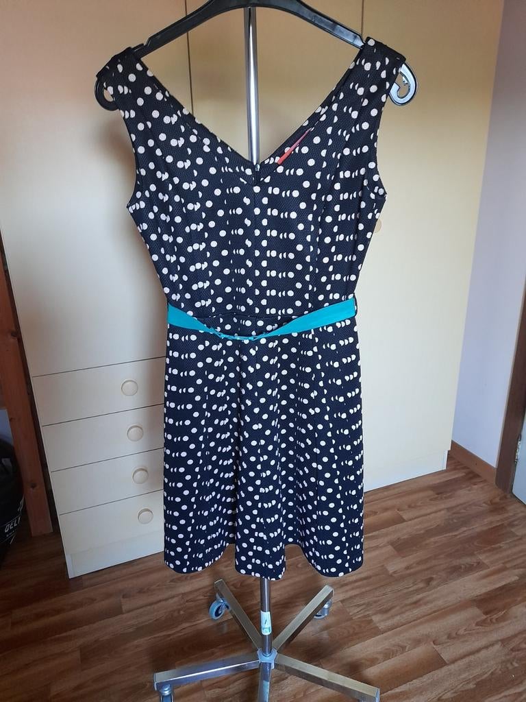 Jurk met bollen print., Kleding | Dames, Maat 38/40 (M), Zwart, Nieuw, Ophalen of Verzenden
