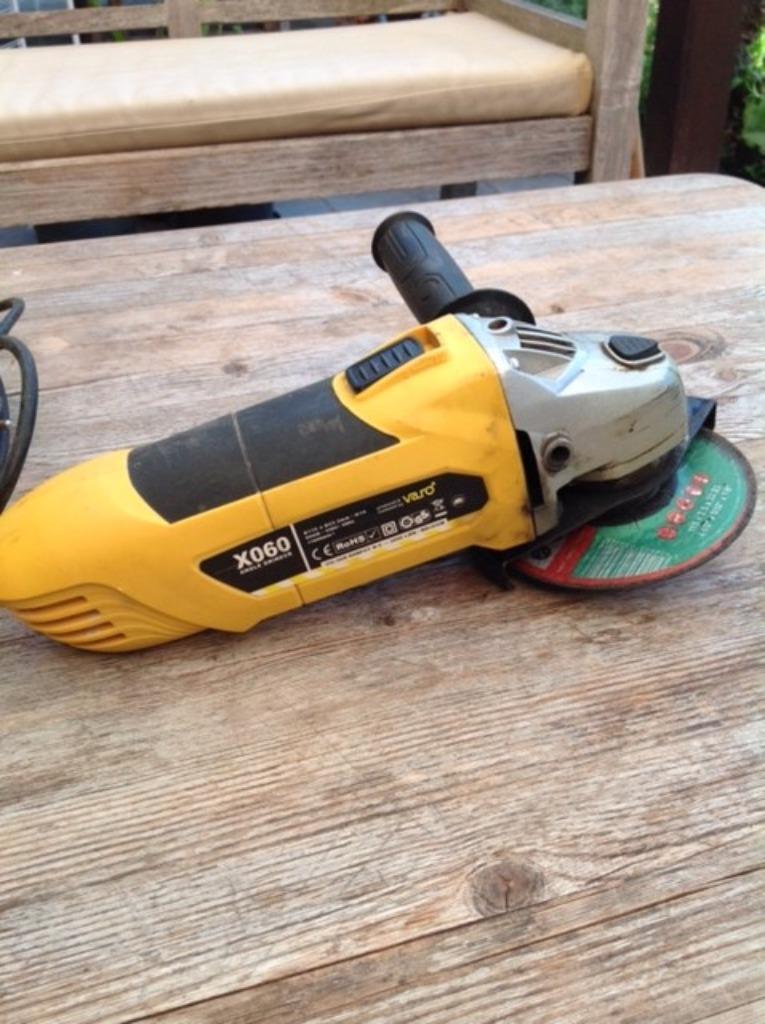 kleine slijpschijf Powerplus, Ophalen of Verzenden, Gebruikt, 700 tot 1000 watt, Haakse handslijpmachine