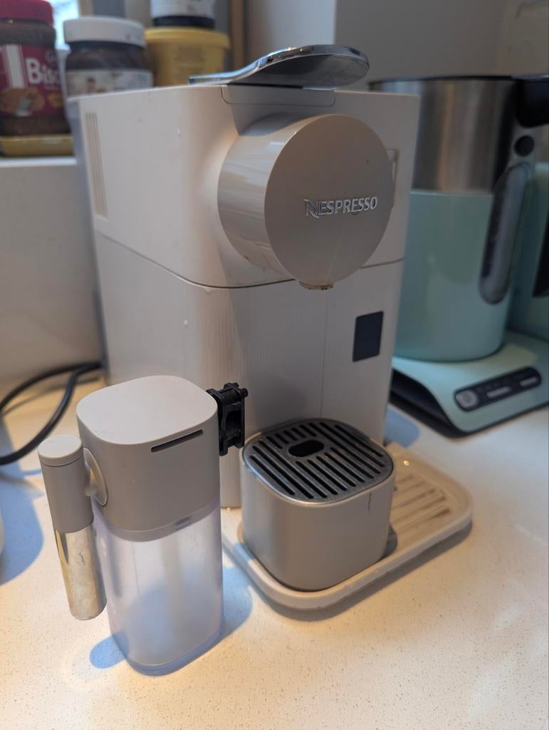 Nespresso latissima one, Electroménager, Cafetières, Utilisé, Dosettes et capsules de café, Machine à espresso, Enlèvement
