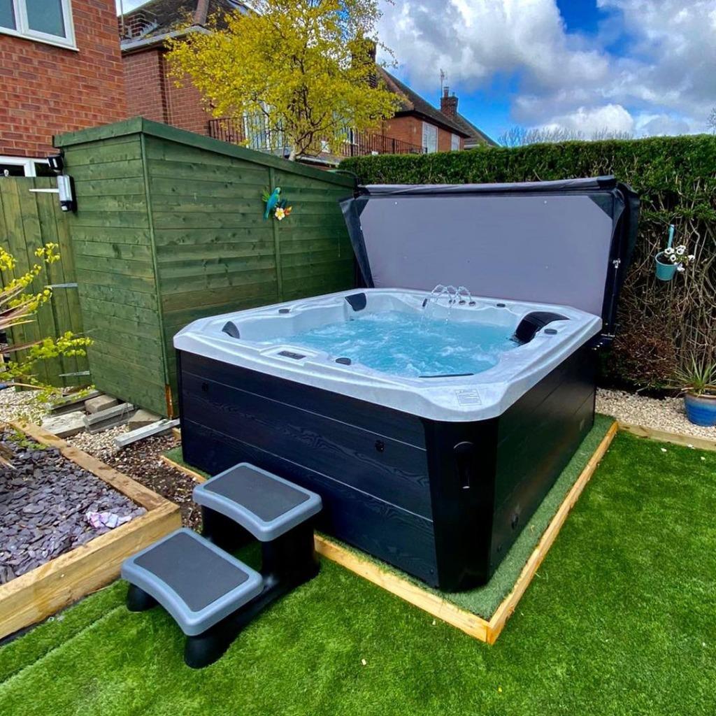 Jacuzzi 5 places 100 hydrojets Remise 40% accessoires offert, Jardin & Terrasse, Enlèvement, Neuf