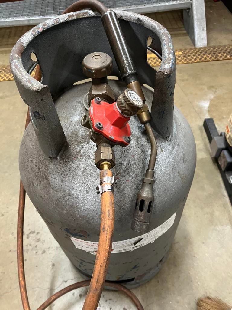 Nieuwe Soldeerbout met gasfles en brander, Ophalen, Zo goed als nieuw