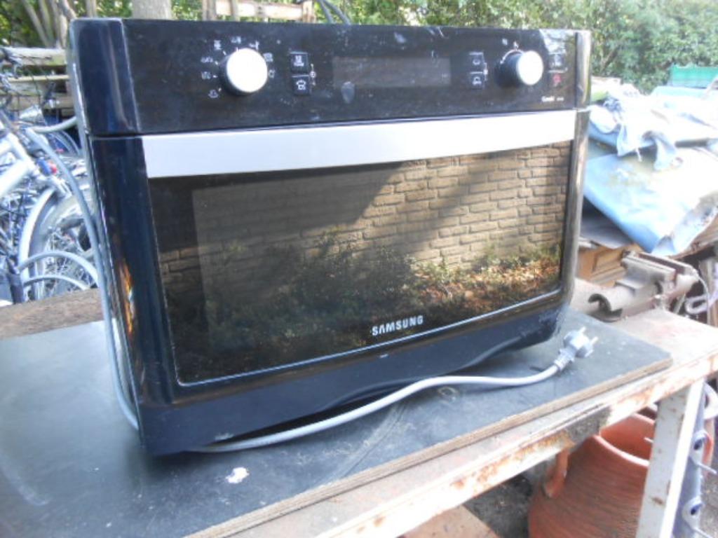 four Samsung combi CP1370 non intégré, Fonction micro-ondes, Comme neuf, Enlèvement, 45 à 60 cm