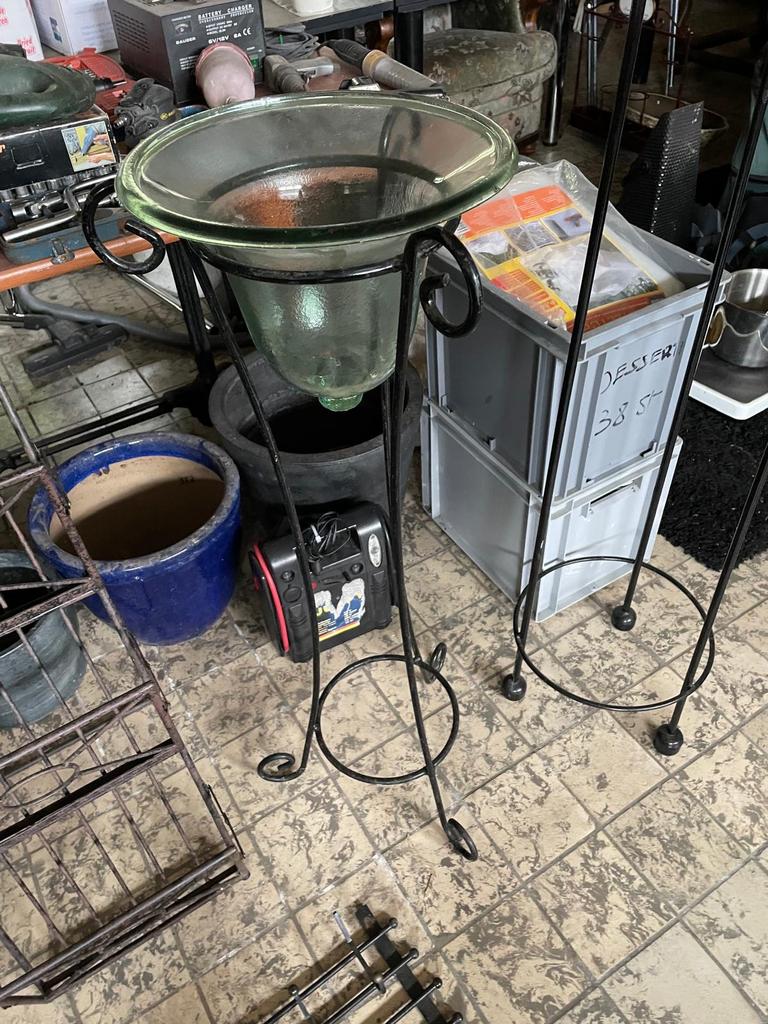 Support pour plantes en fer forgé avec pot en verre — 98 cm, Maison & Meubles, Enlèvement, Comme neuf