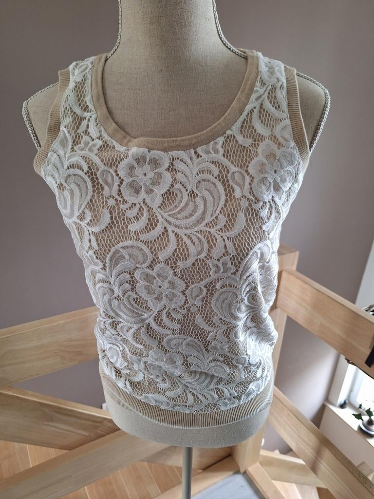Mouwloze bloes in gebroken wit met kant van K design, Ophalen of Verzenden, Zo goed als nieuw, Maat 36 (S), Wit