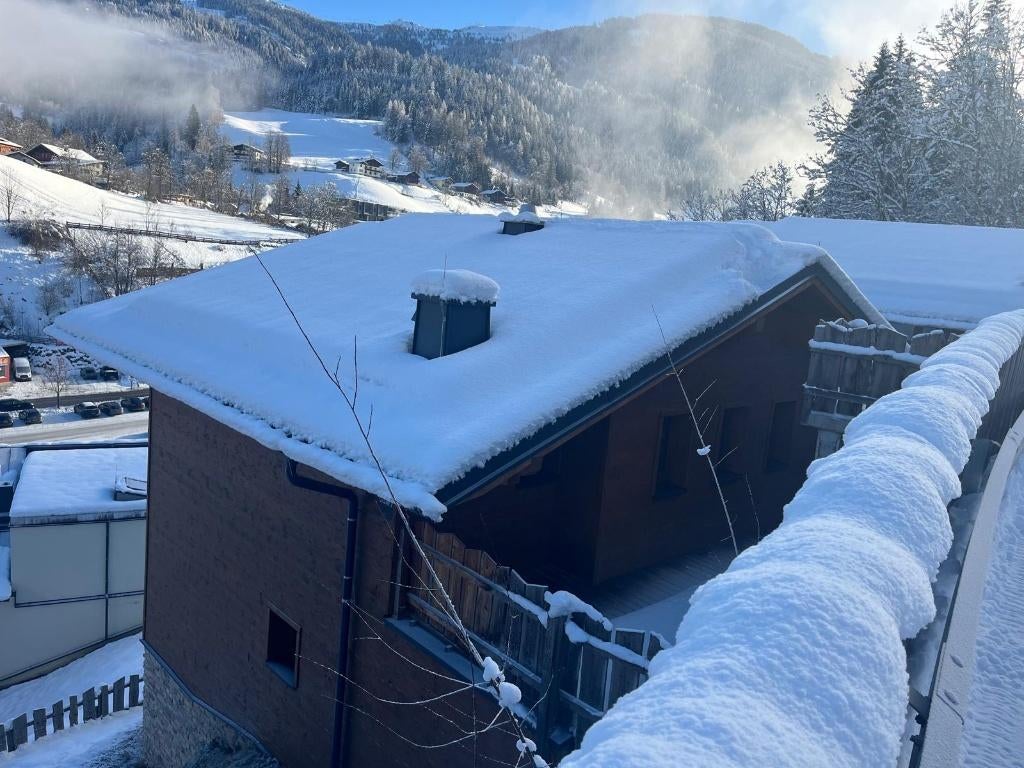 Wagrain , mooi 5 kamer chalet bij de piste in de Ski Amade, Immo, Buitenland, Overig Europa, Woonhuis, Dorp