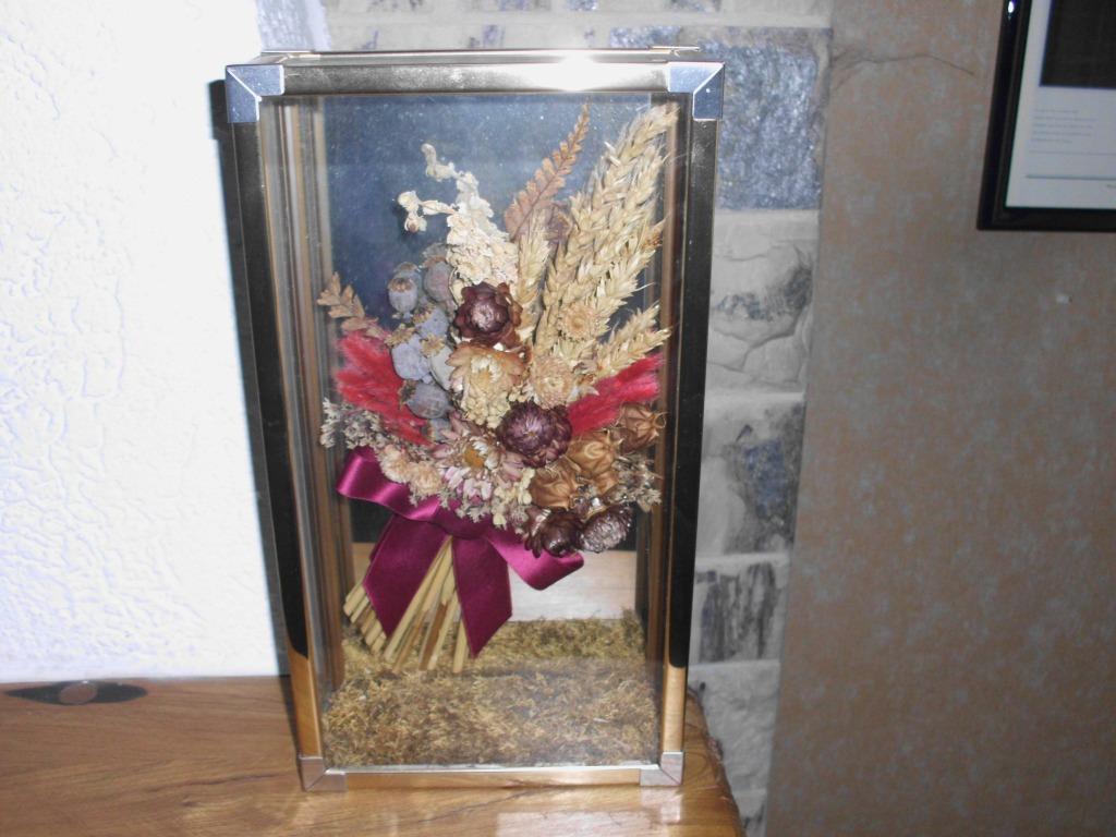 kastje met gedroogde bloemen h; 0,31 - br; 0,17, Enlèvement ou Envoi, Comme neuf