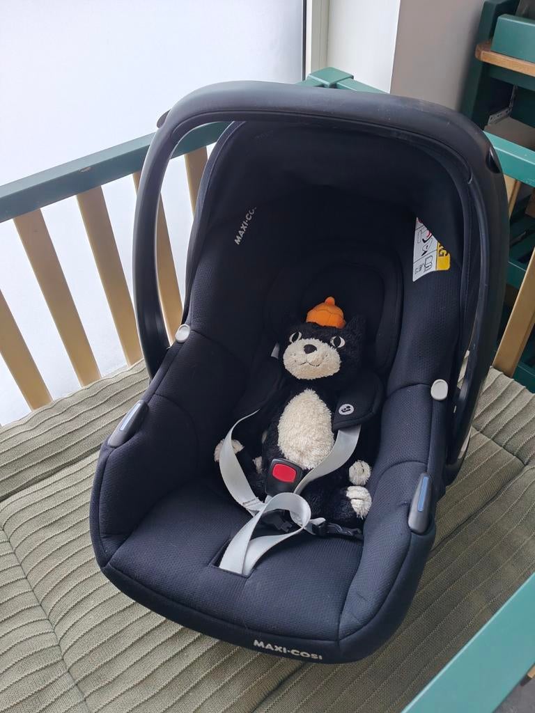 Maxi Cosi Cabriofix s I-Size met Zonneklep Zwart, Ophalen, Zo goed als nieuw