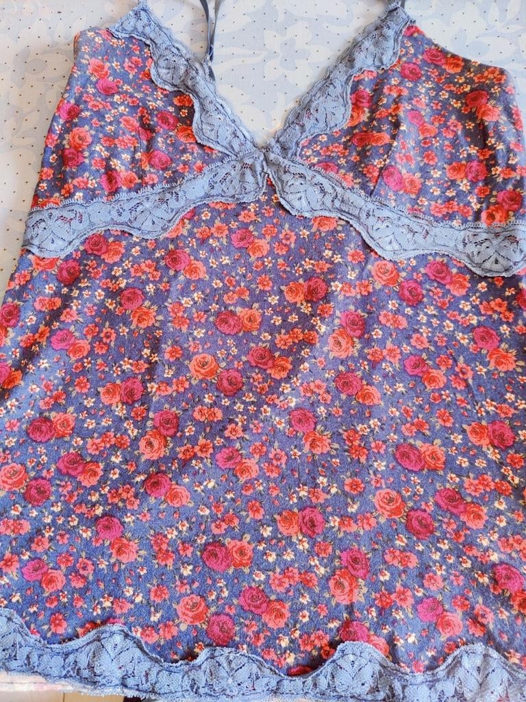 Pakket topjes M, Ophalen of Verzenden, Zo goed als nieuw