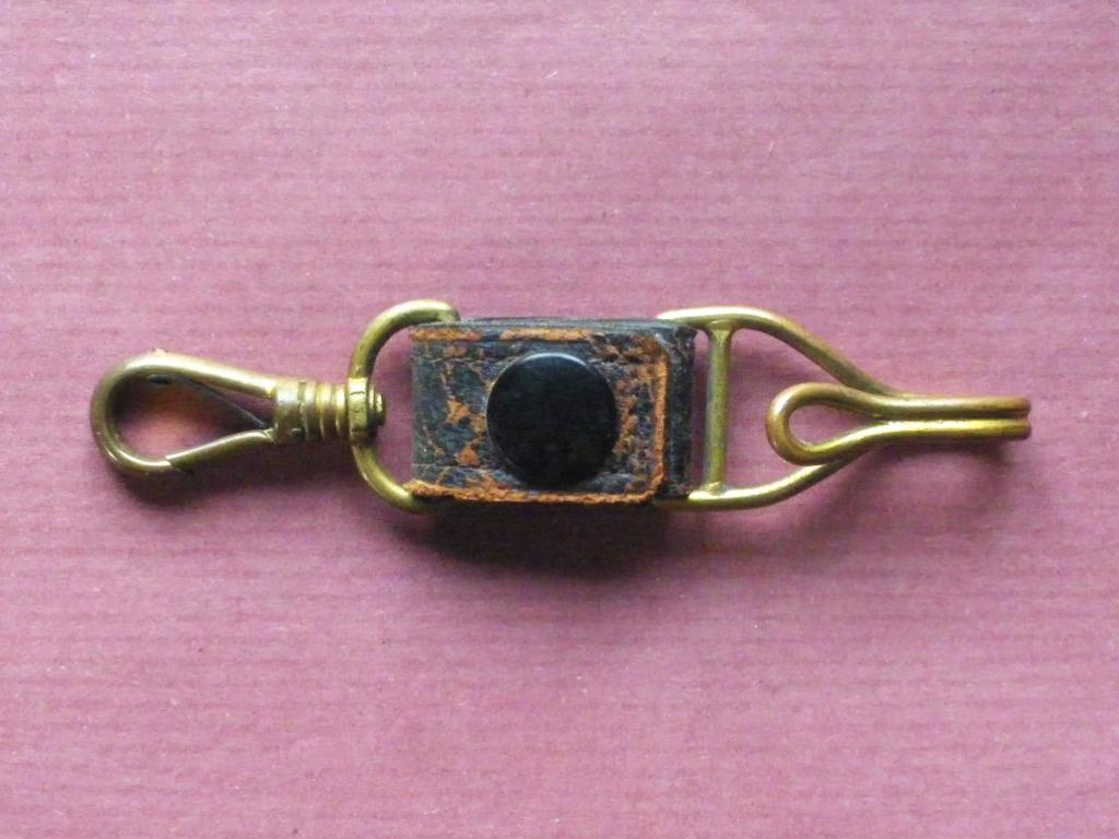 Bélière attache de ceinturon de sabre belge 1845 ou 1889, Collections, Objets militaires | Général, Armée de terre, Envoi