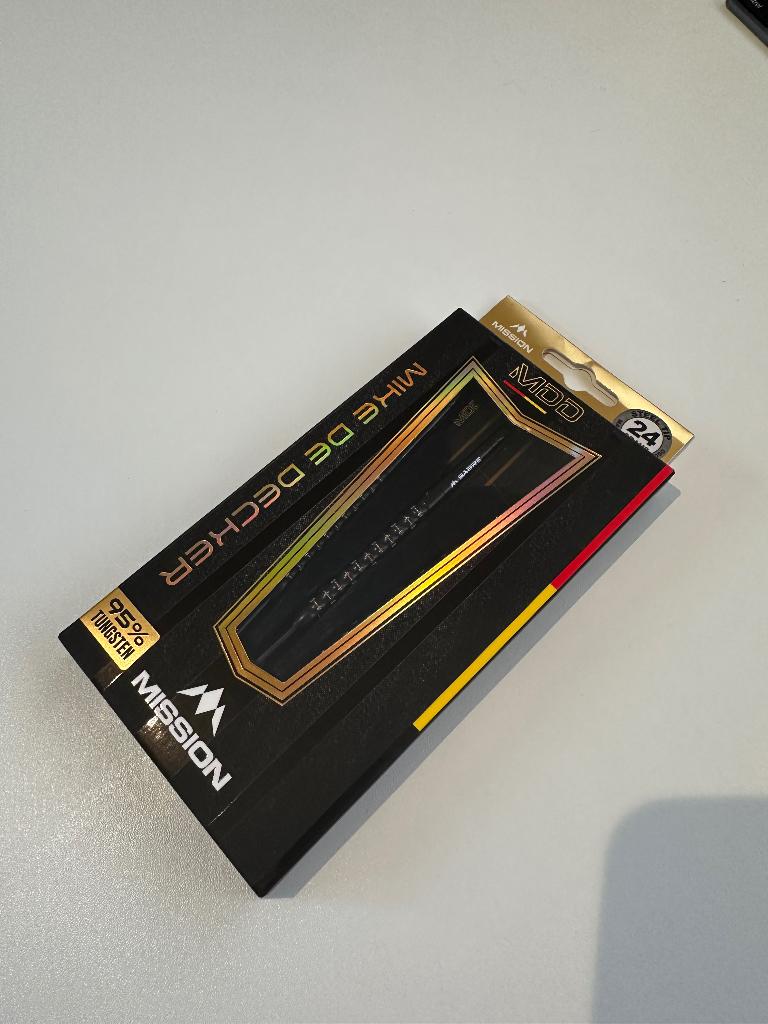 Mission Mike de Decker Black Gold PVD 95% 24gr, Sport en Fitness, Darts, Ophalen, Zo goed als nieuw, Pijlen