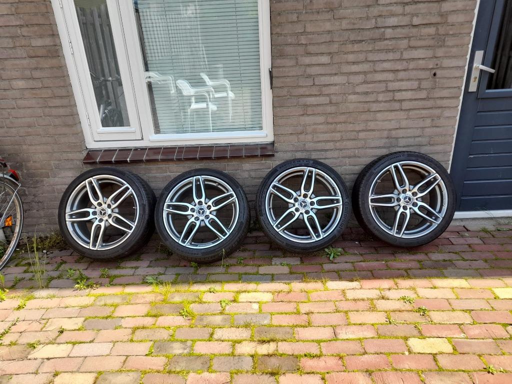 MERCEDES AMG 225 40 18, Pneus et Jantes, Enlèvement ou Envoi, Véhicule de tourisme, Pneus été