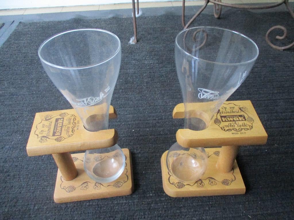 2 stuks glazen met houtenvoet  Pauwels  KWAK, Ophalen of Verzenden, Nieuw, Glas of Glazen, Overige merken