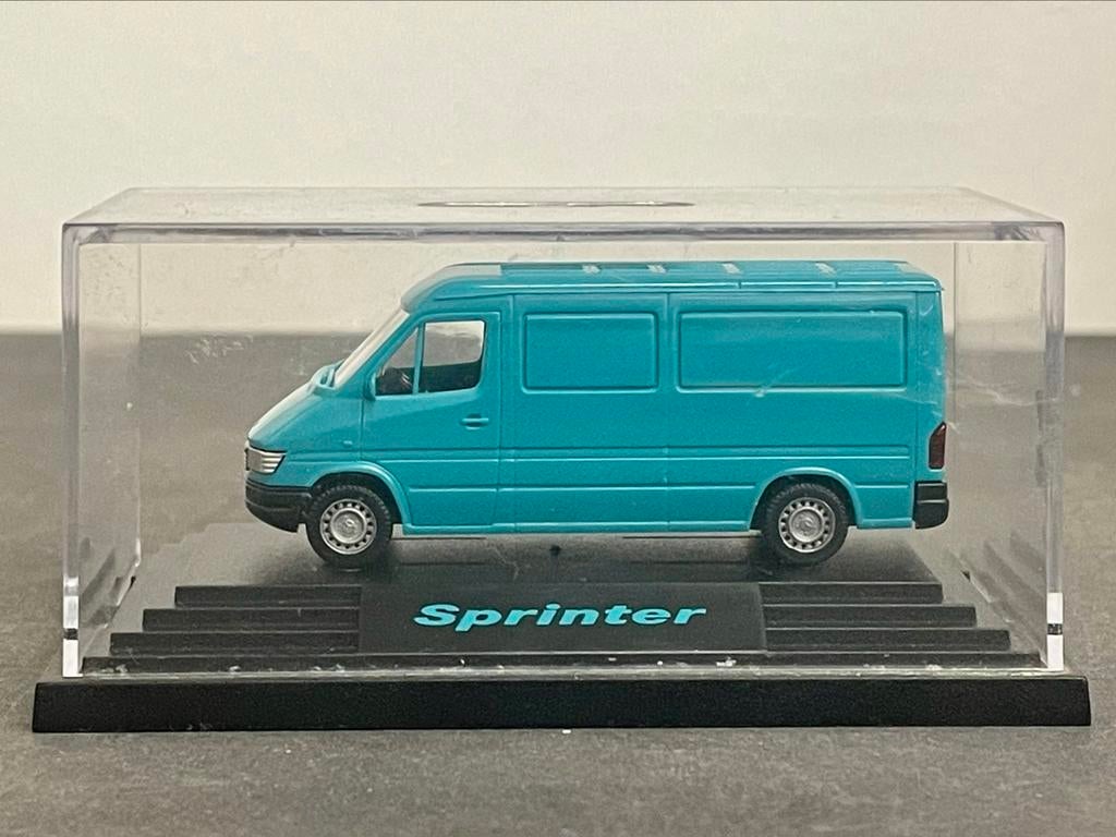Wiking MB Sprinter in vitrinebox 1/87, Ophalen of Verzenden, Zo goed als nieuw, Bus of Vrachtwagen, Herpa