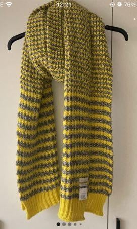 Warme sjaal Essentiel, Kleding | Dames, Mutsen, Sjaals en Handschoenen, Zo goed als nieuw, Sjaal, Ophalen of Verzenden