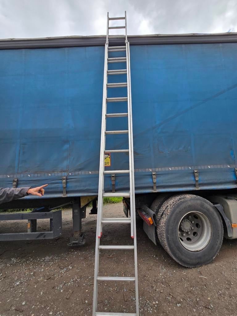 Échelle extensible Altrex diverse, Bricolage & Construction, Échelles & Escaliers, Enlèvement ou Envoi, Utilisé, Échelle