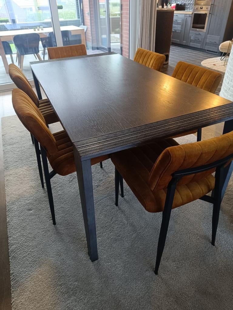 Eettafel in massief hout ( eik ), Ophalen