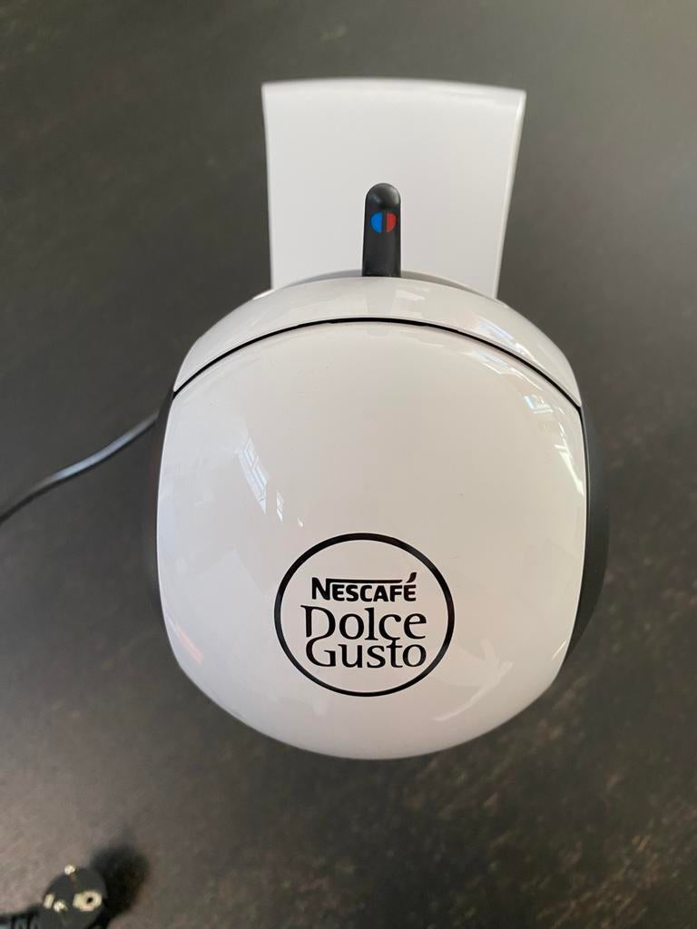 Krups Nescafé Dolce Gusto Infinissima-Wit, Elektronische apparatuur, Koffiezetapparaten, Gebruikt, Koffiepads en cups, Koffiemachine