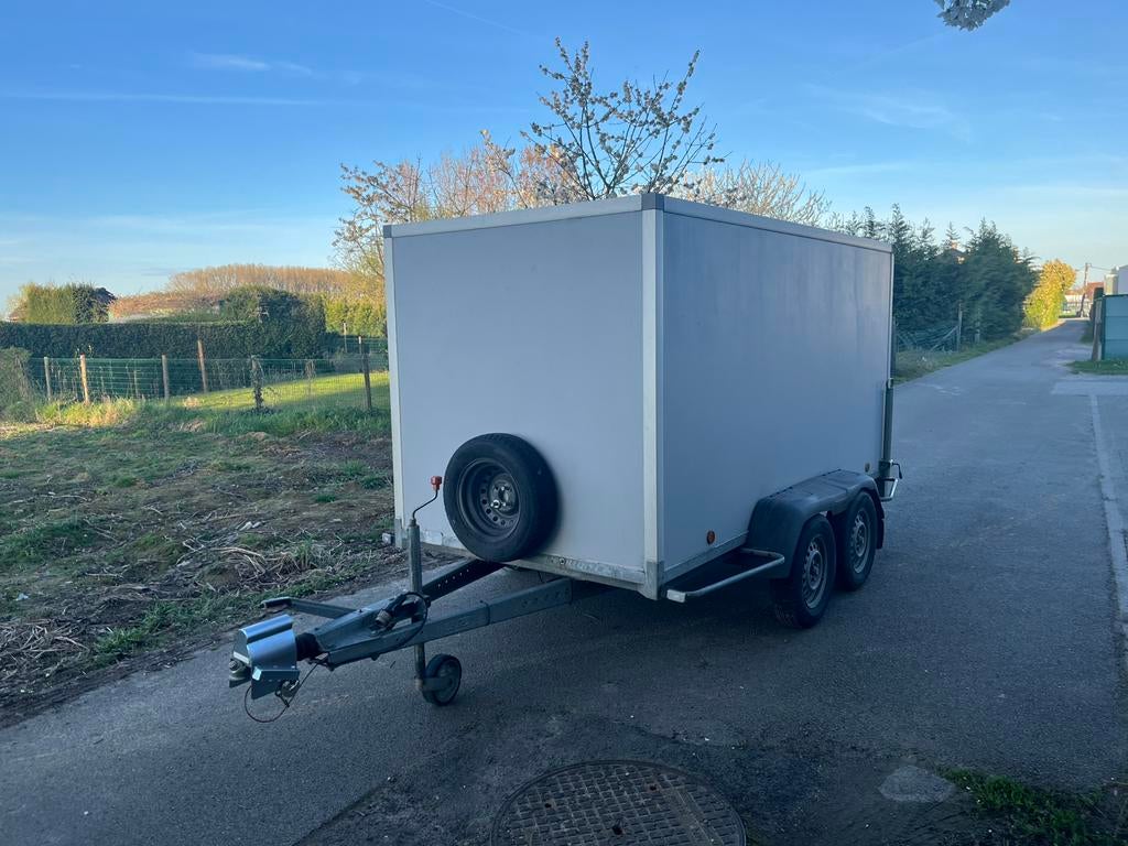 Power trailer gesloten aanhangwagen MTM 1500kg, Auto diversen, Aanhangers en Bagagewagens, Ophalen, Zo goed als nieuw
