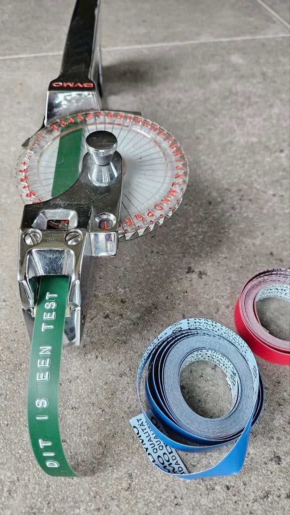 vintage Dymo tapewriter in glimmende chrome, Enlèvement, Autres types