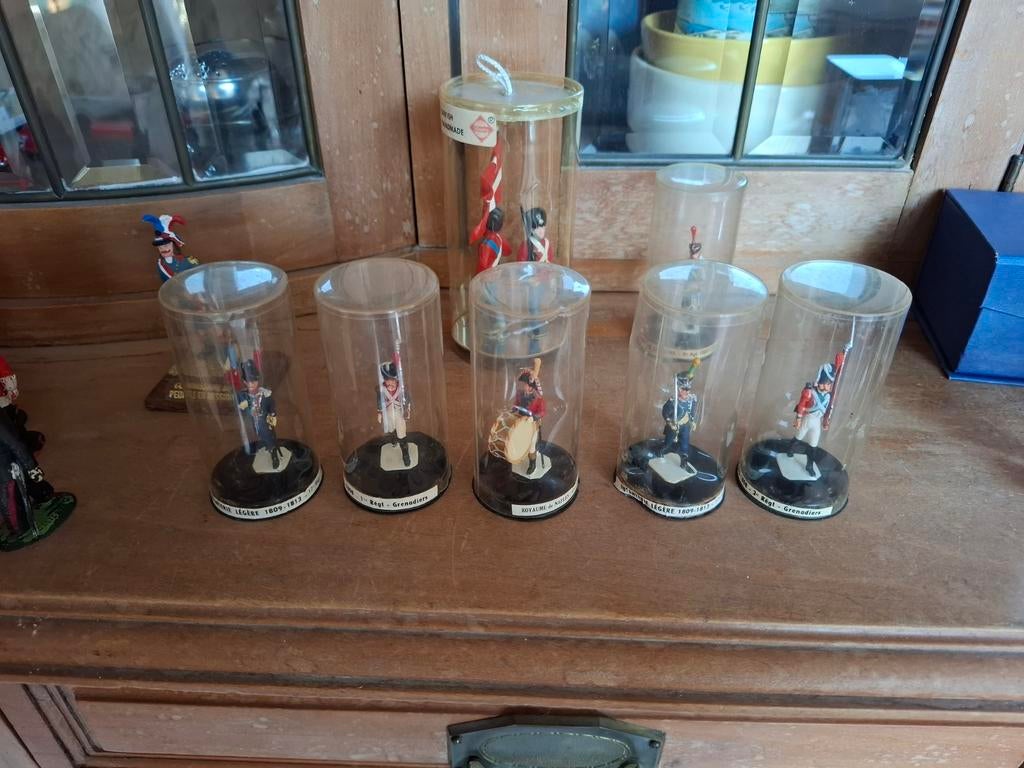 Soldats plomb et plastique,  coffret cbg mignot, en lot...