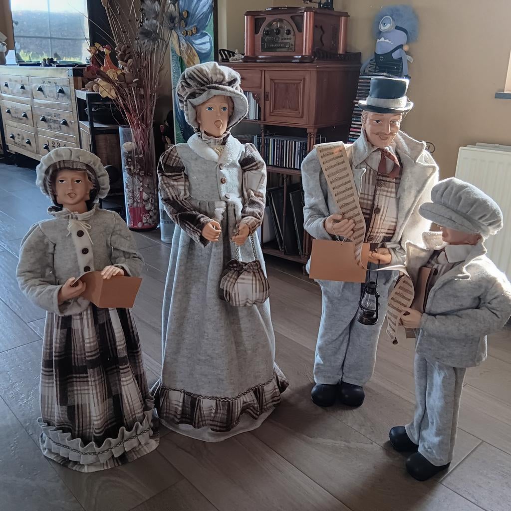 Belles poupées, Hobby & Loisirs créatifs, Enlèvement