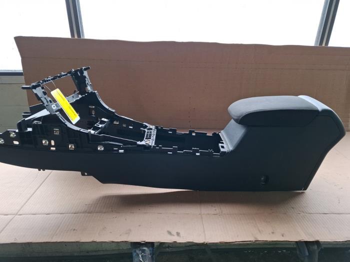 Middenconsoles van een Volkswagen Golf, Auto-onderdelen, Interieur en Bekleding, Gebruikt, -, Volkswagen, -