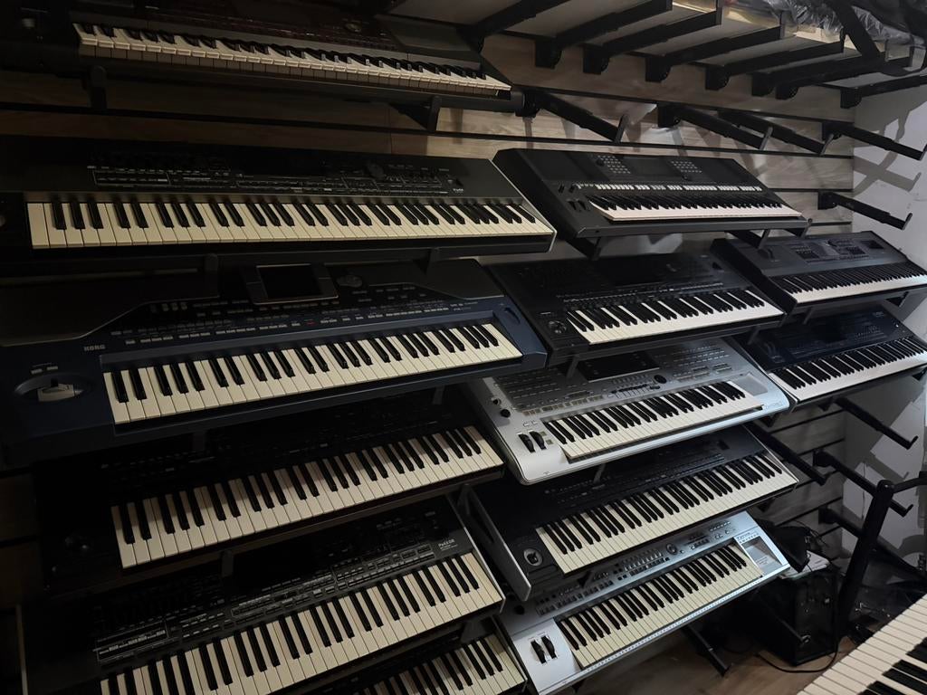 Verschillende keyboards Met Garantie, Muziek en Instrumenten, Ophalen, Zo goed als nieuw, Korg, Midi-aansluiting