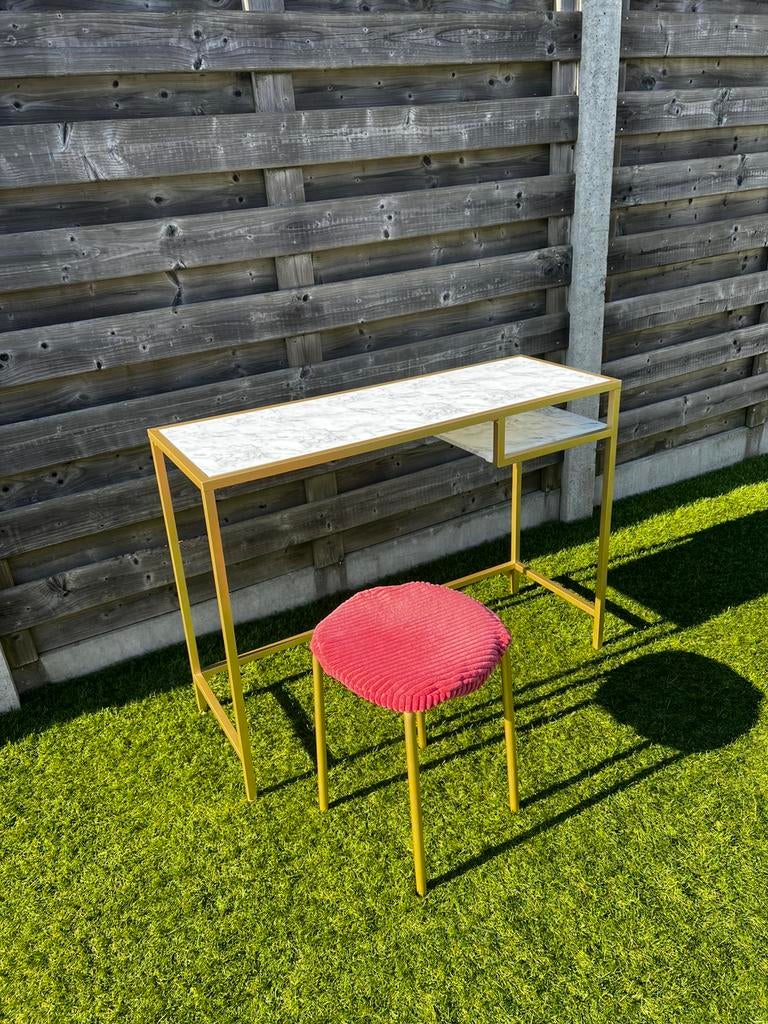 Make-up tafel met bijpassende kruk, Huis en Inrichting, Tafels | Kaptafels, Ophalen, Zo goed als nieuw, Glas