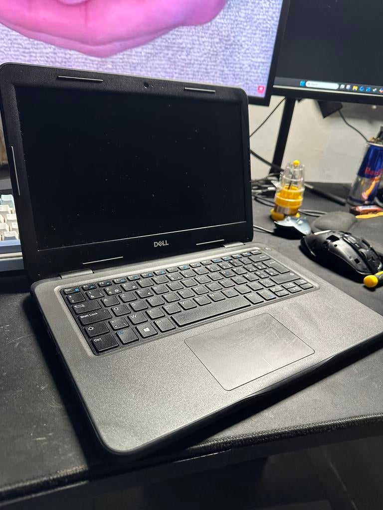 DELL LATITUDE 3310 ( KRIJGT GEEN STROOM), Computers en Software, Ophalen of Verzenden, Zo goed als nieuw, 13 inch