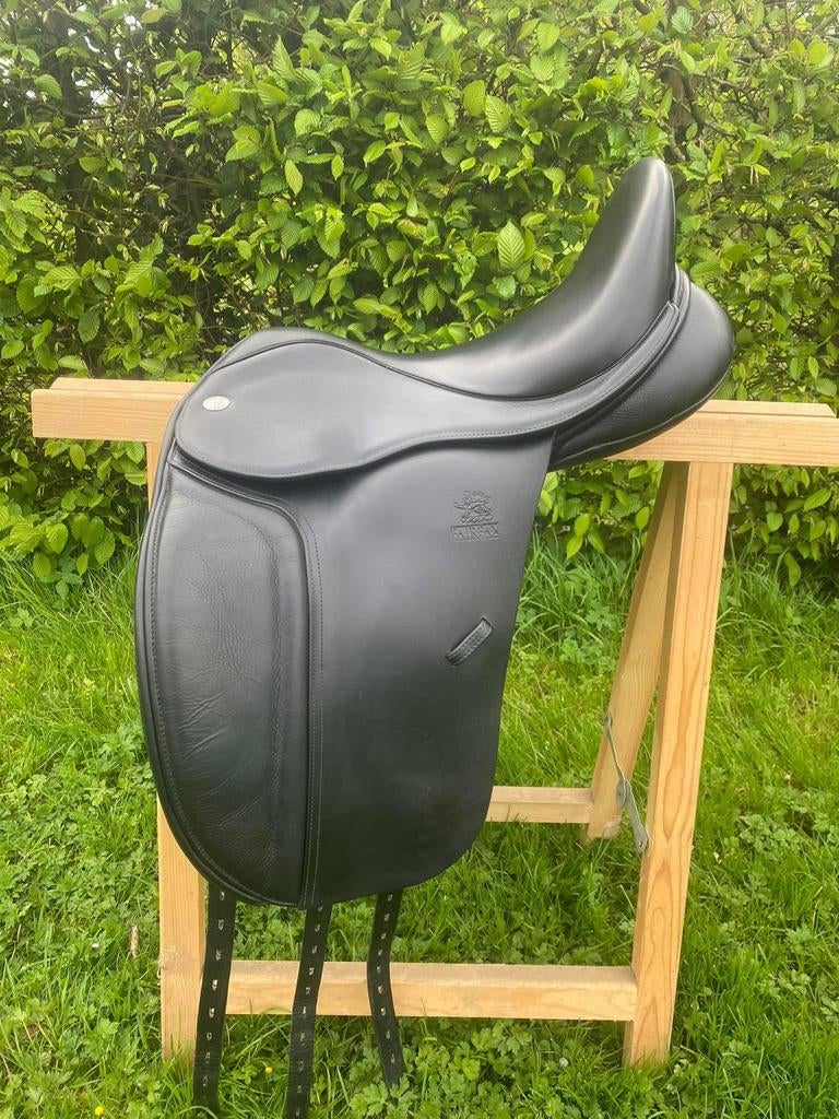 Dressuurzadel fairfax te koop, Animaux & Accessoires, Chevaux & Poneys | Selles, Enlèvement, Utilisé, Dressage
