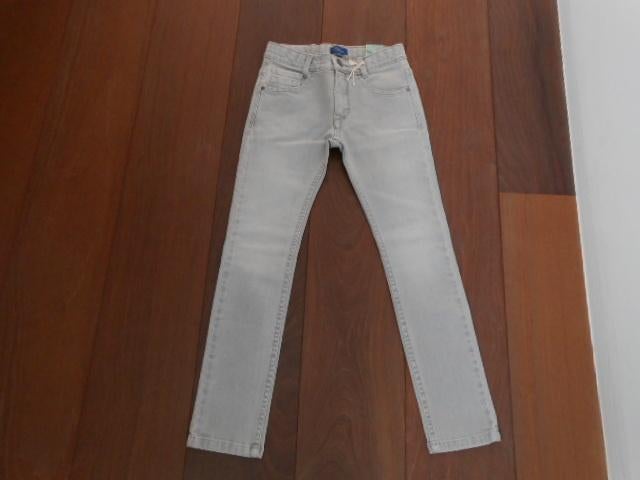 NIEUW "BRIAN & NEPHEW" jeans jongen 9 jaar met etiket, Kinderen en Baby's, Kinderkleding | Maat 134, Broek, Ophalen of Verzenden