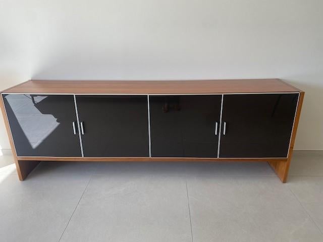 Vintage massief notelaren eetplaats - barkas en dressoir, Avec tablette(s), Vintage, Enlèvement, Utilisé