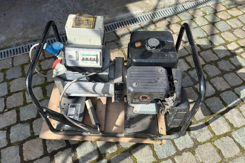 Briggs Stratton Vanguard 9.0 HP OHV aggregaat, Doe-het-zelf en Bouw, Aggregaten, Ophalen, Gebruikt, 5 tot 10 kVA, Benzine