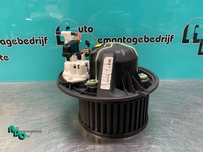 Moteur de ventilation chauffage d'un BMW 3-Serie (3-Serie 04, -, 3 mois de garantie, Utilisé, -