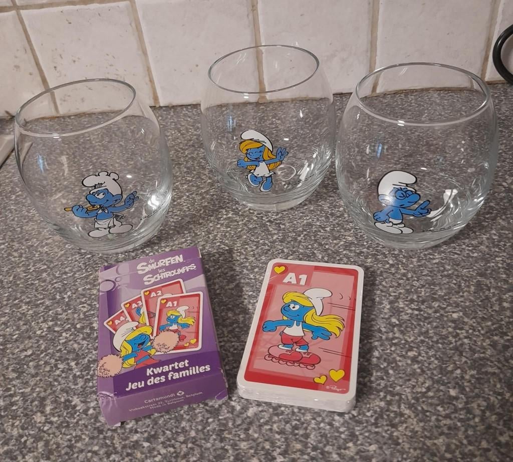 3 Smurfenglazen en speelkaarten, Verzamelen, Smurfen, Zo goed als nieuw, Ophalen of Verzenden